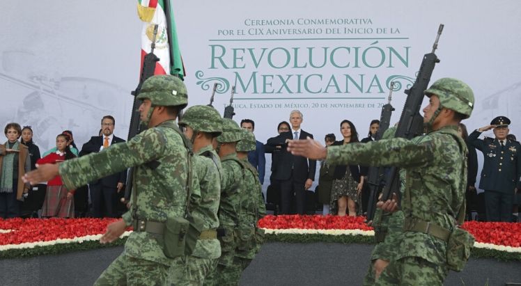 Encabeza Alfredo del Mazo ceremonia de la Revolución Mexicana