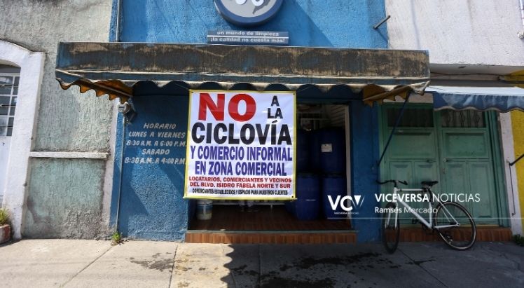 Confrontan ciclovías a locatarios con ciclistas en Toluca